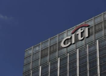 A Citi logo sits outside the offices of Citigroup Inc. in the Canary Wharf business, financial and shopping district of London, U.K., on Tuesday, April 8, 2014. Citigroup Inc. agreed to pay $1.13 billion to settle claims from mortgage-bond investors as it seeks to curb liabilities tied to the financial crisis. Photographer: Chris Ratcliffe/Bloomberg