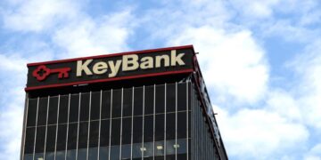The KeyBank building stands in Columbus, Ohio, U.S., on Jan. 9, 2018. KeyCorp is scheduled to release earnings figures on January 18. Photographer: Ty Wright/Bloomberg