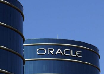 REDWOOD SHORES, CA - JUNE 9: Oracle Corp. company headquarters is seen June 9, 2003 in Redwood Shores, California. In a hostile takeover attempt, Oracle offered to buy rival PeopleSoft Inc. for $5.1 billion four days after PeopleSoft announced it would buy rival J.D. Edwards & Co. for stock initially worth $1.7 billion. (Photo by Justin Sullivan/Getty Images)