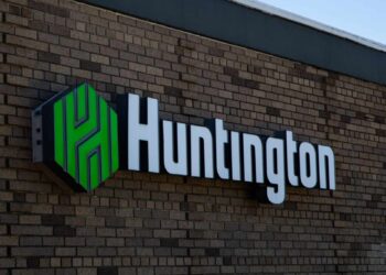 A Huntington Bank branch in Troy, Michigan, US, on Thursday, April 13, 2023. Huntington Bancshares Inc. is scheduled to release earnings figures on April 20. Photographer: Emily Elconin/Bloomberg
