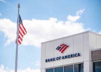 An American flag outside a Bank of America branch in Austin, Texas, US, on Tuesday, April 11, 2022. Bank of America Corp. is scheduled to release earnings figures on April 18. Photographer: Sergio Flores/Bloomberg