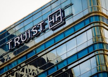 A Truist Financial bank branch in Miami, Florida, US, on Thursday, June 15, 2023. Truist Financial Corp. is scheduled to release earnings figures on July 20. Photographer: Scott McIntyre/Bloomberg